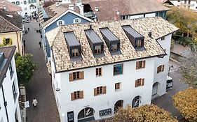 Schmitte Am Sonnenwirtsplatz Eppan In South Tyrol
